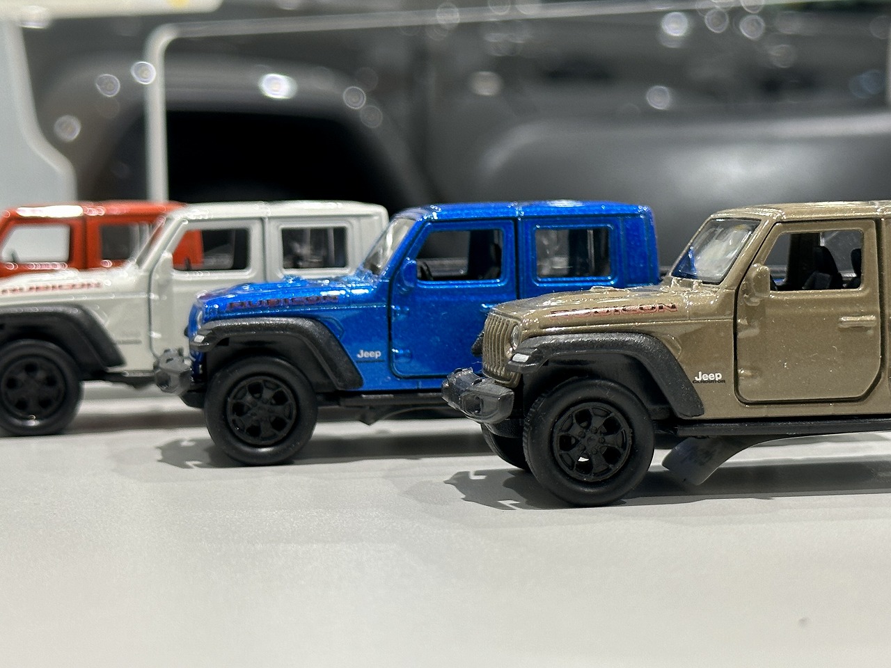 Welly Jeepグラディエーター 1/32ミニカー / タイガーオートショッピング